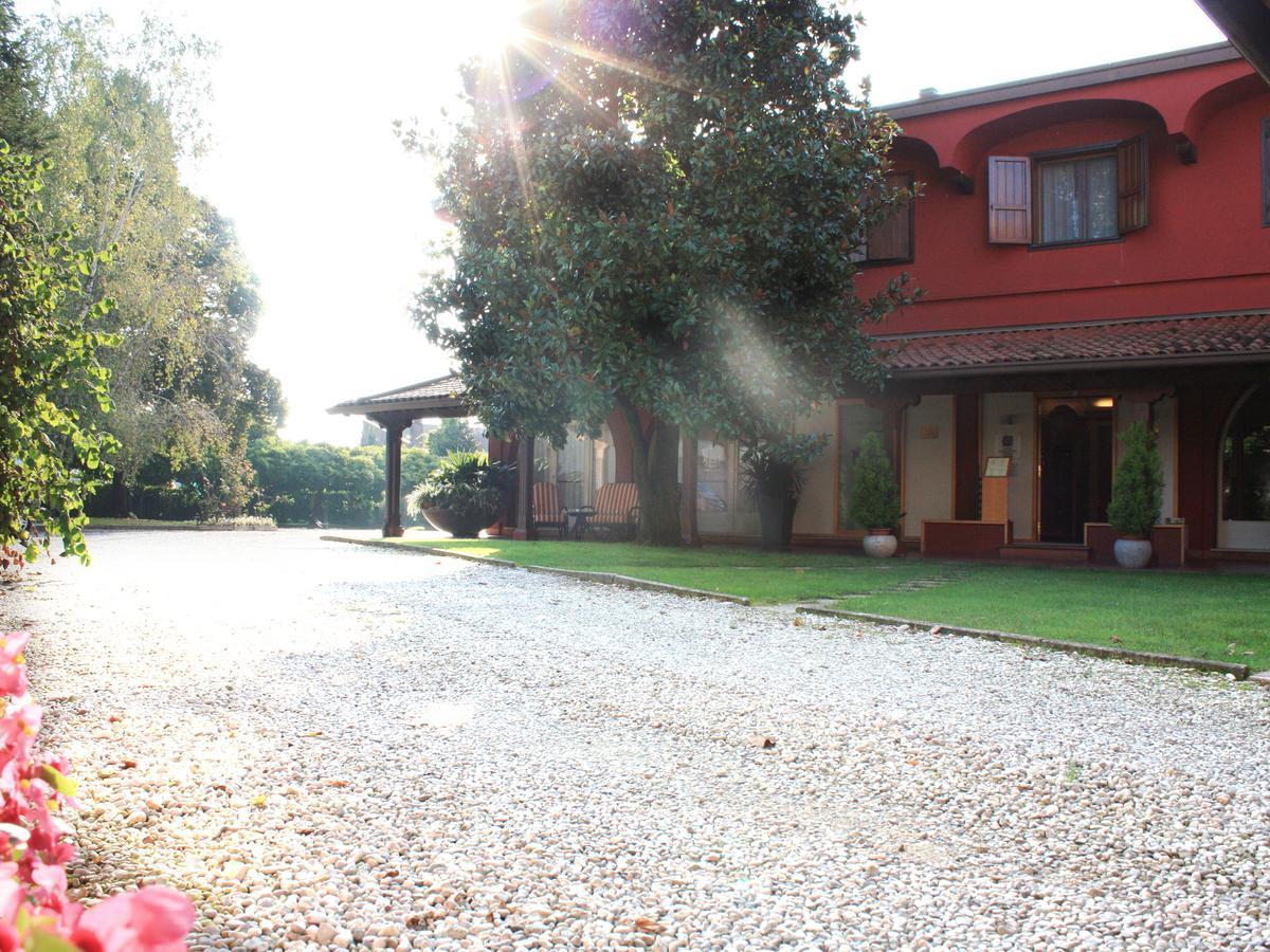 Hotel La Primula San Quirino Bagian luar foto
