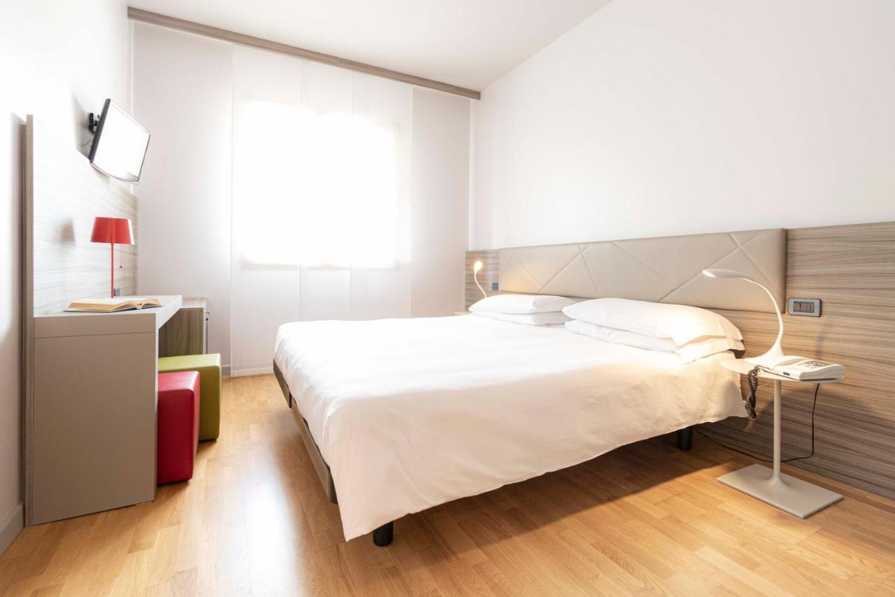 Hotel La Primula San Quirino Bagian luar foto